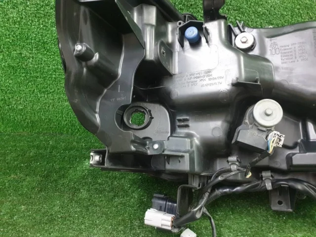 Фара левая для Toyota Land Cruiser J300 2021+ на фотографиях