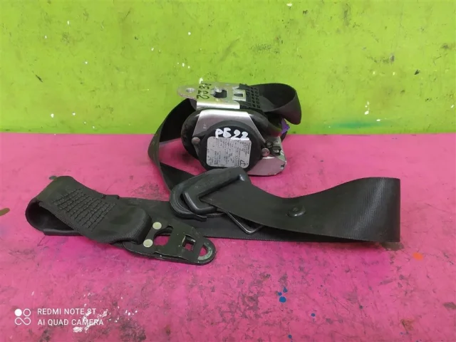 Ремень безопасности передний правый для Audi A4 B7 Avant 2004-2008 на фотографиях