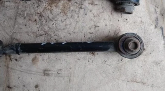 Тяга задняя поперечная для Subaru Forester SJ 2013-2016 на фотографиях