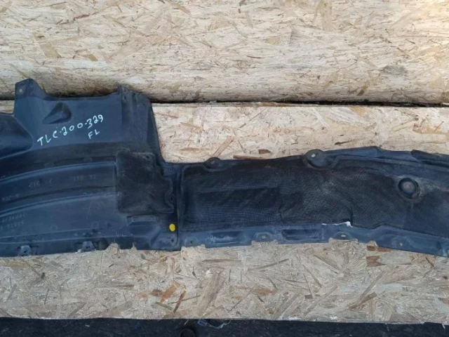 Подкрылок передний левый для Toyota Land Cruiser 200 (JDM) 2007-2013 на фотографиях