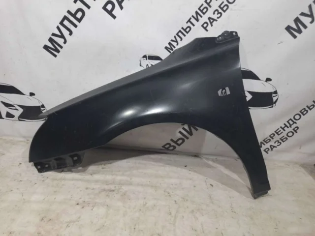 Крылья для Toyota Avensis Хетчбек T250 2003-2008 на фотографиях