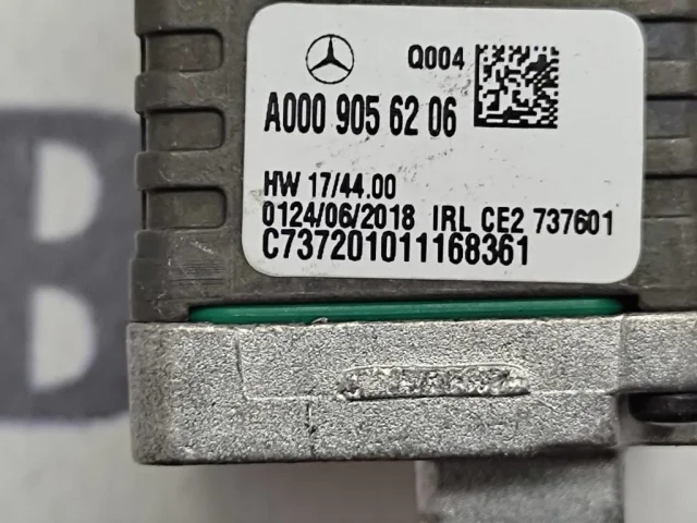 Камера заднего вида для Mercedes-Benz S class W222 2013-2017 на фотографиях