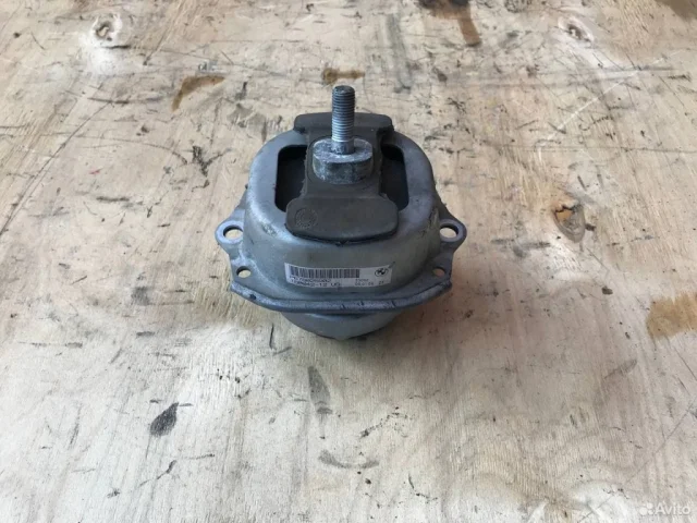 Опора двигателя задняя правая нижняя для BMW X5 Е70 2006-2013 на фотографиях
