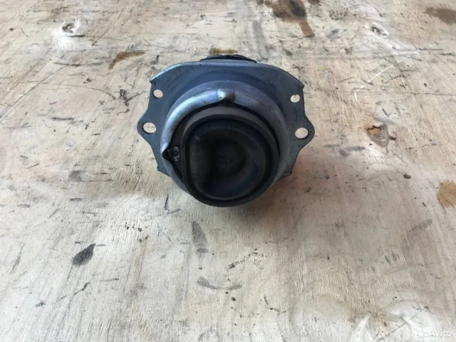 Опора двигателя задняя правая нижняя для BMW X5 Е70 2006-2013 на фотографиях