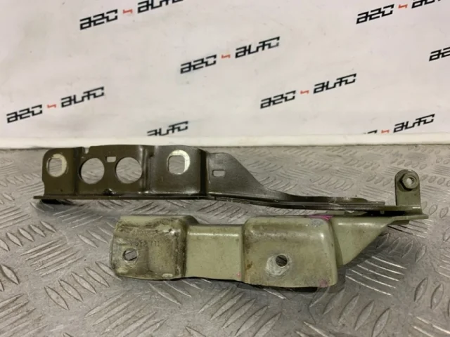 Петля капота правая для Citroen DS4 2011-2016 на фотографиях