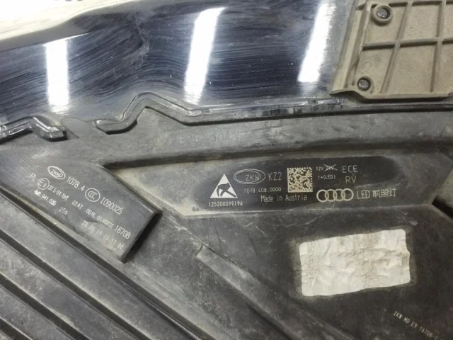 Фара ксенон левая для Audi Q8 4M 2018-2023 на фотографиях