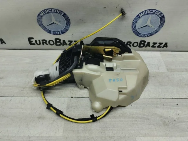 Замок задней правой двери для Mercedes-Benz S class W220 1998-2005 на фотографиях