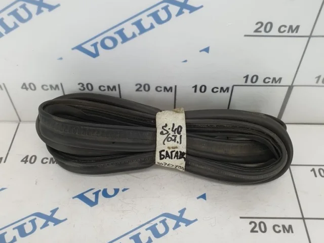 Уплотнитель багажника для Volvo S40 MS 2004-2012 на фотографиях