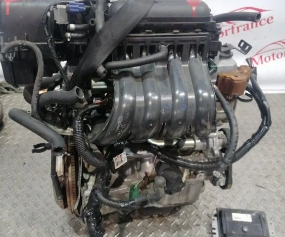 Двигатель без навесного для Mazda Familia Y12 Универсал 2007-2018 на фотографиях