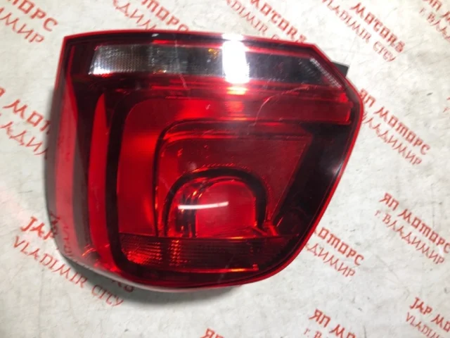Фонарь левый для Volkswagen Polo V Хэтчбек (3dr) (6R) 2009-2014 на фотографиях