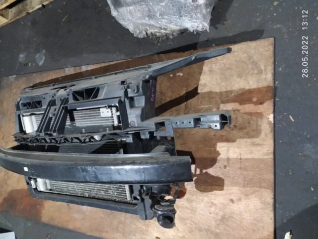 Панель радиатора (телевизор) для Volkswagen Polo IV (9N3) 2005-2009 на фотографиях