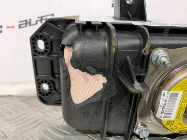 Подушка безопасности пассажира для Citroen C4 Седан 2010-2016 на фотографиях