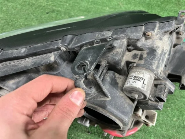 Фара левая для Lexus RX GGL10,15,16W, GYL10,15,16W (JDM) 2009-2014 на фотографиях