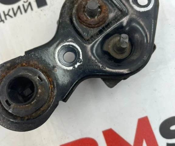 Замок капота левый для Mercedes-Benz M class W164 2005-2011 на фотографиях