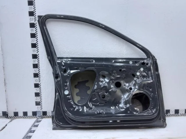 Накладка на дверь передняя левая для Volkswagen Passat (B8) Variant 2014-2019 на фотографиях