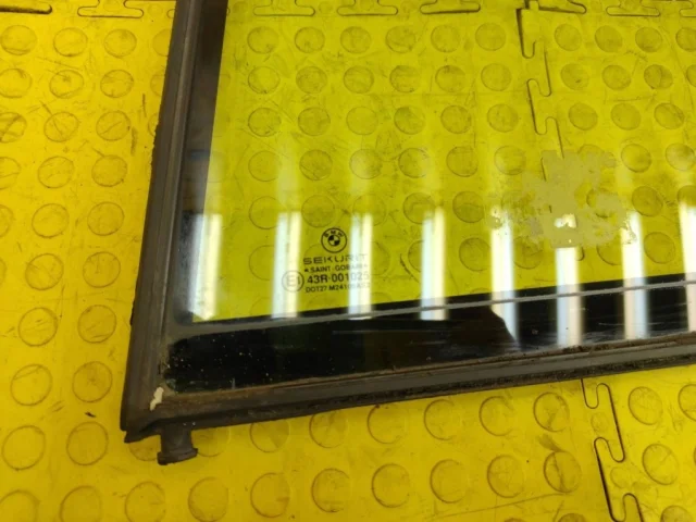 Стекло двери заднее левое для BMW 7er Е38 1994-2001 на фотографиях