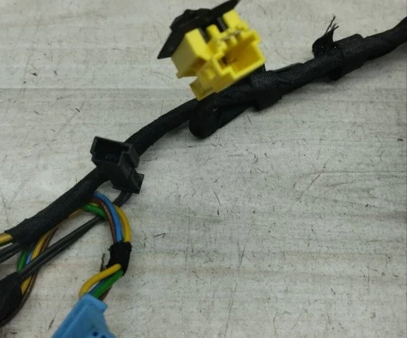 Замок задней левой двери для Mercedes-Benz S class W220 1998-2005 на фотографиях