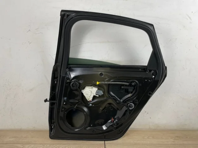 Двери для Audi A6 C7 Avant 2010-2018 на фотографиях