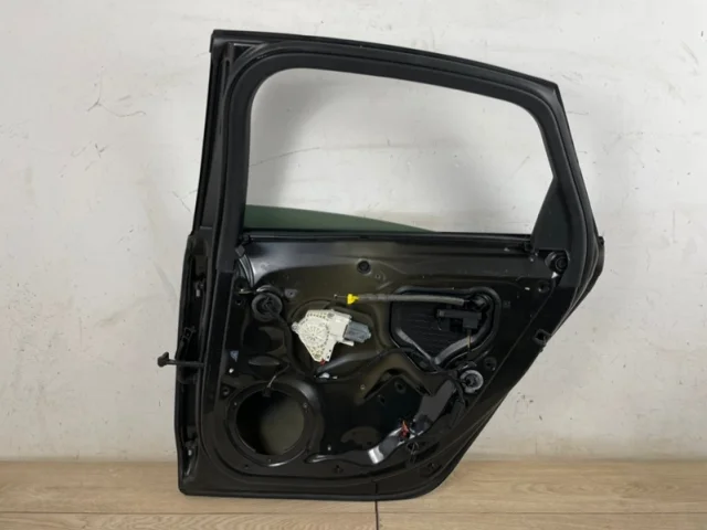 Двери для Audi A6 C7 Avant 2010-2018 на фотографиях