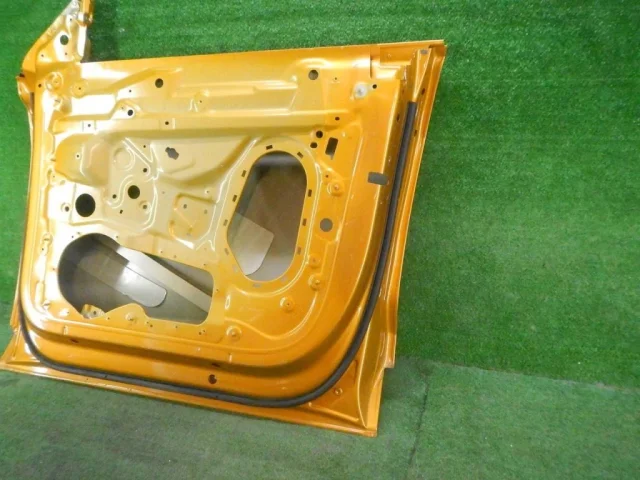 Дверь передняя правая для Audi Q8 4M 2018-2023 на фотографиях