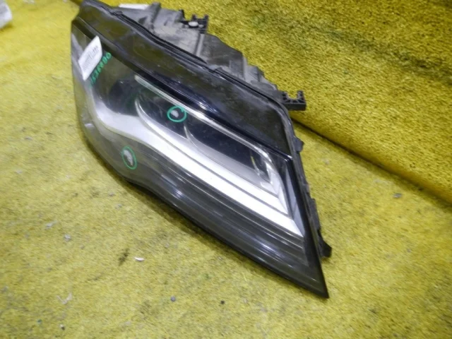 Фара правая для Audi A7 4G 2010-2014 на фотографиях