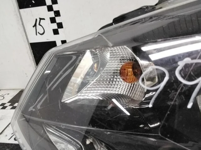 Фары для Volkswagen Polo V (6R) 2009-2014 на фотографиях