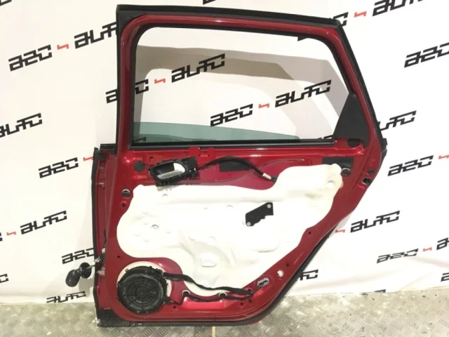 Дверь передняя правая для Citroen C4 Хэтчбек 2010-2016 на фотографиях