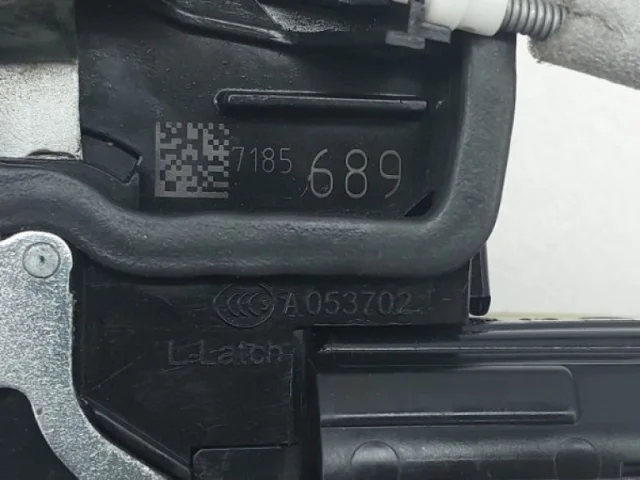 Уплотнитель передней правой двери для BMW 5er Ф10 2010-2013 на фотографиях