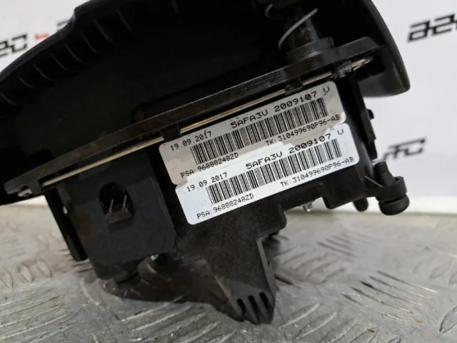 Подушка безопасности водителя для Citroen C4 Хэтчбек 2010-2016 на фотографиях