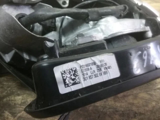 Стекла и зеркала для Volkswagen Passat (B8.5) Variant, R-line, GTE 2019+ на фотографиях