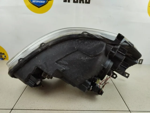 Фары для Suzuki SX4 2006-2009 на фотографиях