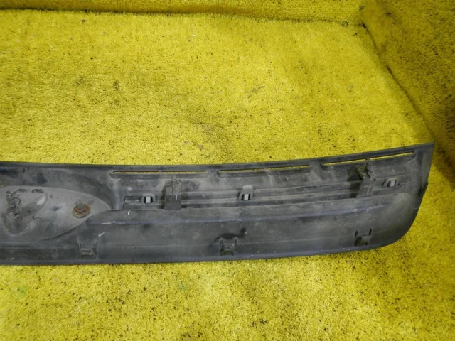 Решетка радиатора для Ford Kuga CBV 2008-2013 на фотографиях