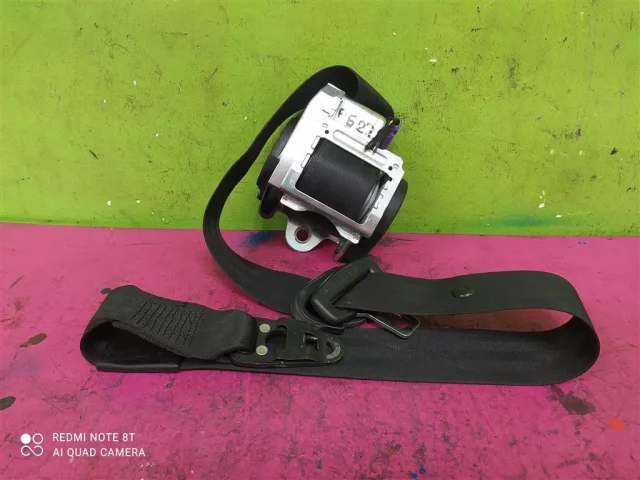 Ремень безопасности передний правый для Audi A4 B7 Avant 2004-2008 на фотографиях