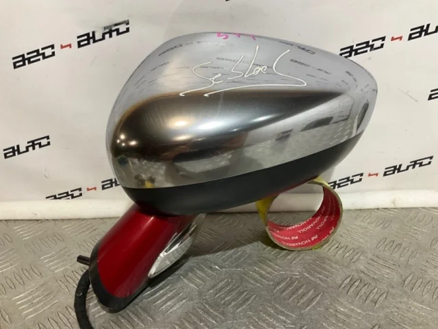 Стекла и зеркала для Citroen DS4 2011-2016 на фотографиях