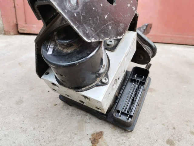 Блок ESP для Mercedes-Benz GL class X164 2006-2012 на фотографиях