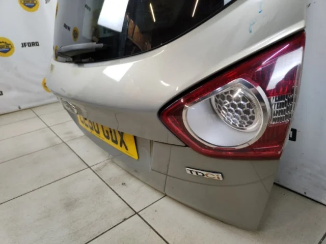 Дверь багажника для Ford Kuga CBV 2008-2013 на фотографиях