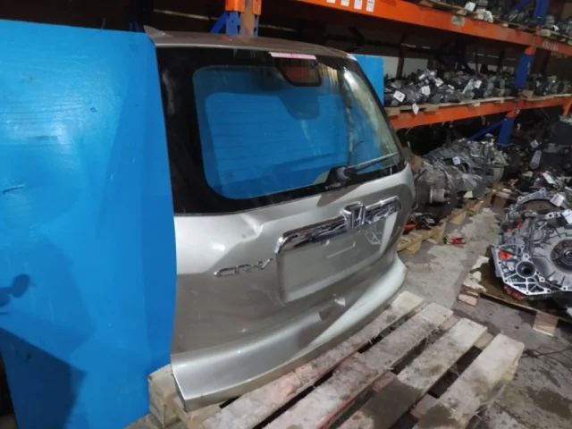 Крышка багажника для Honda CR-V RE Rest 2010-2012 на фотографиях