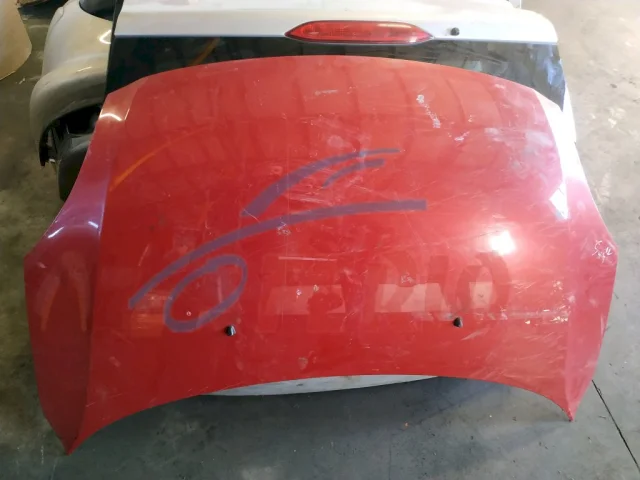 Капот для Suzuki SX4 2006-2009 на фотографиях