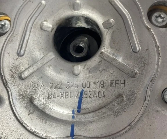 Пневмостойка задняя правая для Mercedes-Benz S class W222 2013-2017 на фотографиях