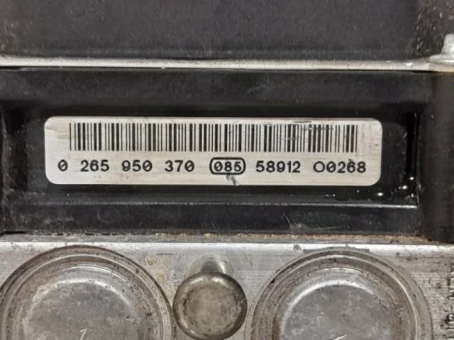 Блок ABS для Citroen C4 Хэтчбек 2004-2011 на фотографиях