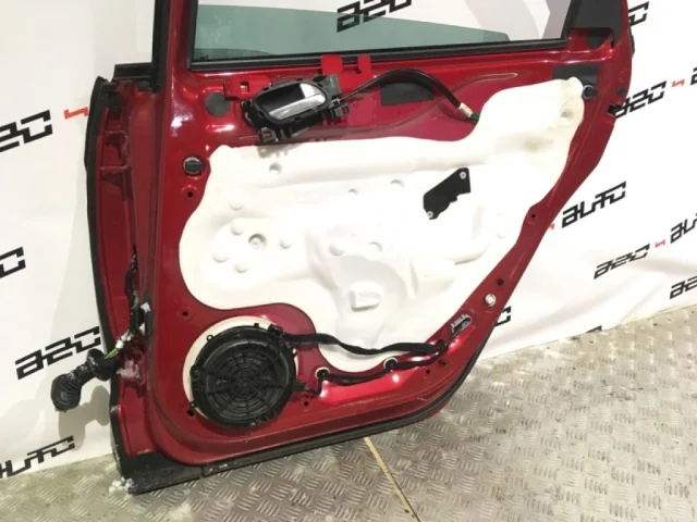 Дверь передняя правая для Citroen C4 Хэтчбек 2010-2016 на фотографиях