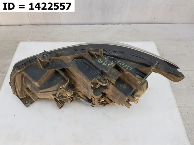 Фара правая для Infiniti QX 56 2010-2014 на фотографиях