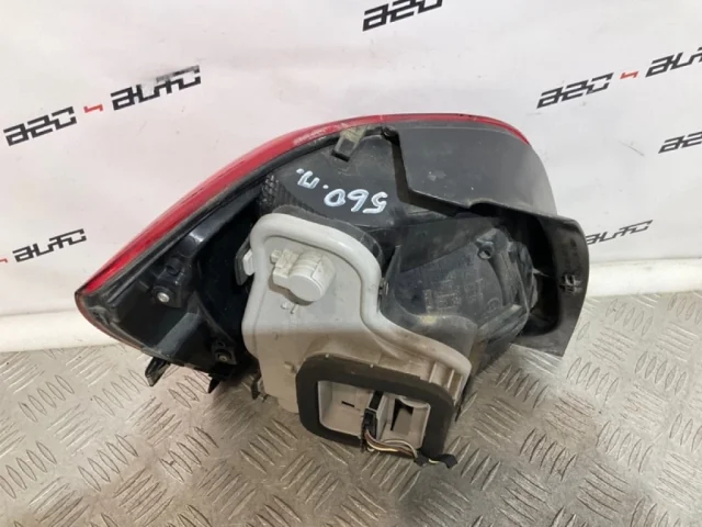 Фонарь правый для Volkswagen Polo V (6R) 2009-2014 на фотографиях