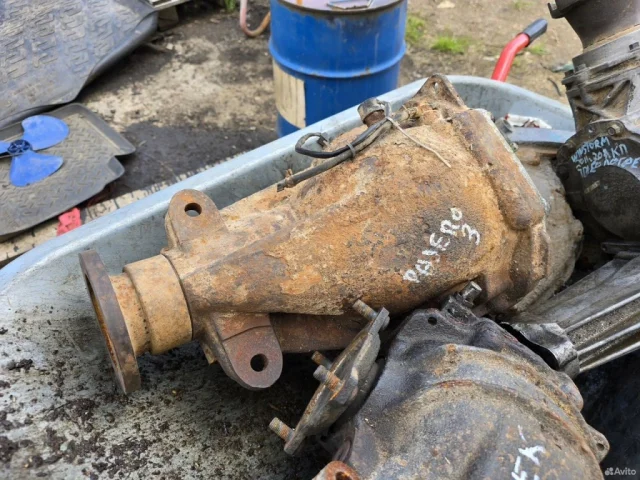 Редуктор заднего моста для Mitsubishi Pajero V90 5dr rest I 2011-2015 на фотографиях