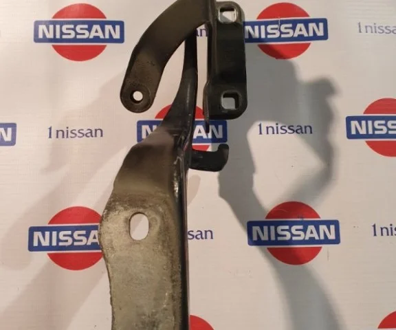 Петля капота левая для Nissan X-Trail T32 RU 2015-2022 на фотографиях