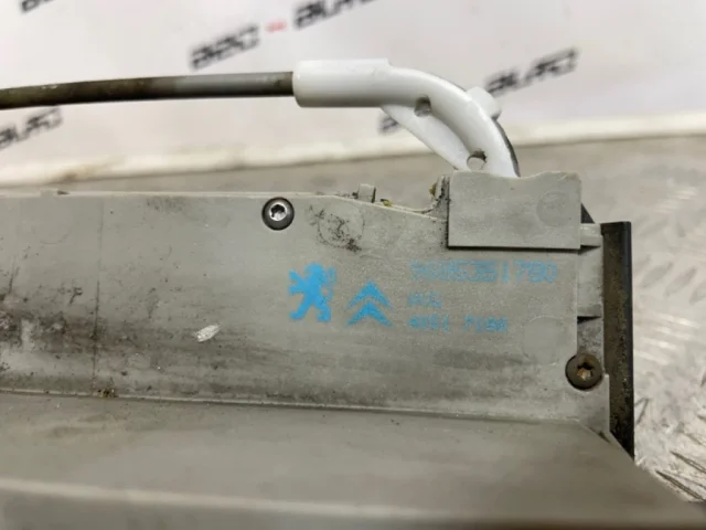 Замок передней левой двери для Citroen C4 Седан 2010-2016 на фотографиях