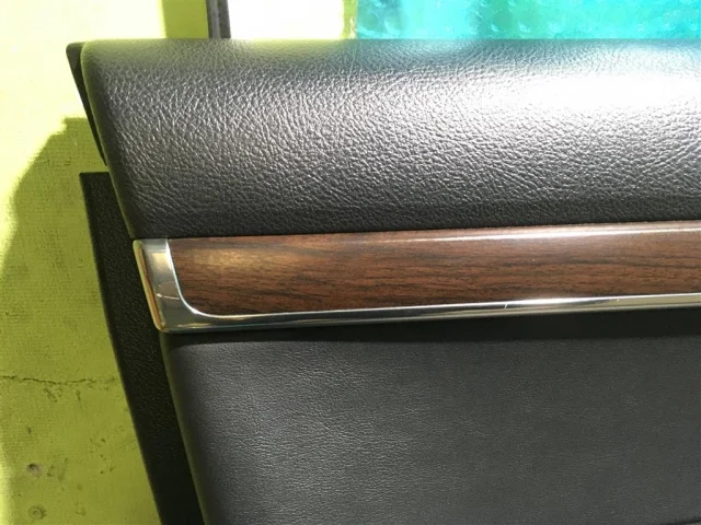 Обшивка двери передняя левая для Toyota Land Cruiser J200 Rest2 2015-2021 на фотографиях