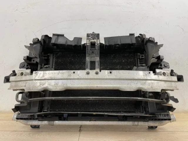 Кассета радиаторов для Volkswagen Touareg III (CR) 2018+ на фотографиях