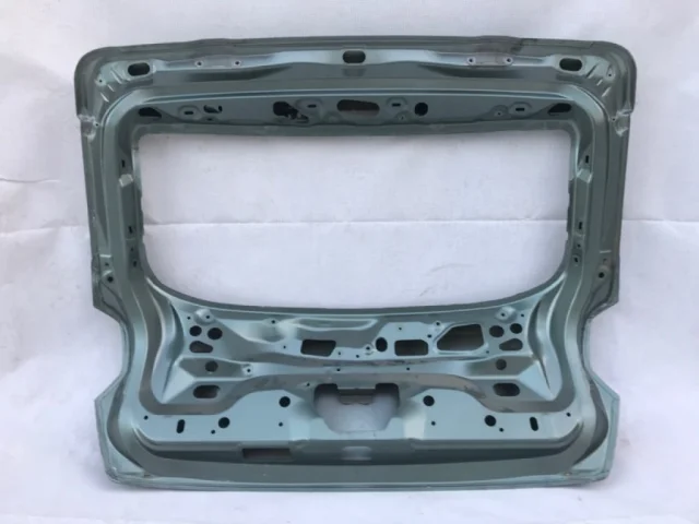 Крышка багажника для Subaru XV GT/G24 2017+ на фотографиях