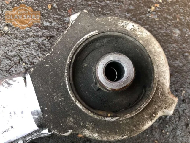 Качающийся рычаг правый для Nissan Murano Z51 2007-2015 на фотографиях